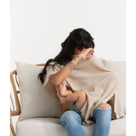 Elegant Cream Poncho Wrap - Picture 5 of 8